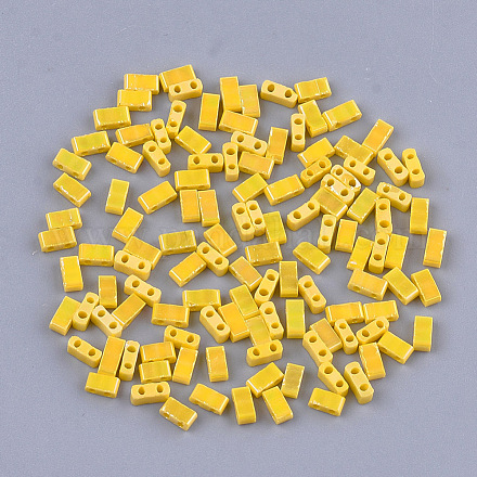 2穴不透明ガラスシードビーズ  アブカラー  長方形  ゴールド  4.5~5.5x2x2~2.5mm  穴：0.5~0.8mm SEED-S023-28B-02-1