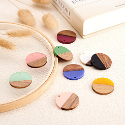 18pcs 9 couleurs pendentifs en résine opaque et bois de noyer&nbsp;RESI-CW0001-17
