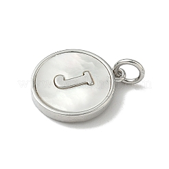 Ciondolo rotondo piatto in conchiglia naturale con lettere in ottone pavé&nbsp;KK-Z115-13P-J