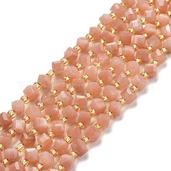 Chapelets de perles de pierre de lune de pêche naturelle, avec des perles de rocaille, facette, perles de cube en diagonale, 5~6x5~6x4~5mm, Trou: 1mm, Environ 49~55 pcs/chapelet, 15.35''~15.75'' (39~40 cm)
