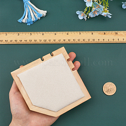 Пятиугольное деревянное двойное ожерелье показывает стенды&nbsp;NDIS-WH0017-01C