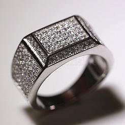 Кольца для мужчин с микропаве из прозрачных кубических цирконий из латуни&nbsp;FS-WG7CCB6-03