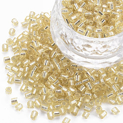 8/0 perles de bugle de verre, Argenté, verge d'or pale, 2.5~3x2.5mm, Trou: 1mm, environ 15000 pcs / livre
