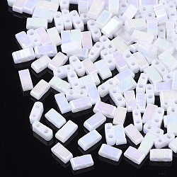 2-trou perles rocailles en verre opaque, couleurs ab, rectangle, blanc, 4.5~5.5x2x2~2.5mm, Trou: 0.5~0.8mm