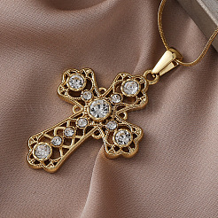 Collar con colgante de cruz hueca de acero inoxidable 304 con vidrio transparente para mujeres y hombres.&nbsp;LS-FR7878