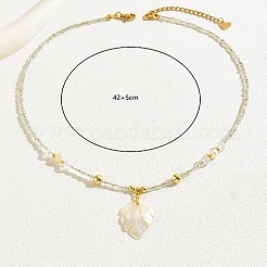 Collana con pendente a foglia d'acero in conchiglia naturale con catene di perline di vetro&nbsp;WZ3192