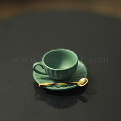 Mini-Teesets, einschließlich Teetasse und Untertasse aus Porzellan, Löffel aus Legierung, Miniatur-Ornamente, Mikro-Landschaftsgarten-Puppenhauszubehör, vorgetäuschte Requisitendekorationen, mittleres Seegrün, 5~13x2~10 mm, 3 Stück / Set