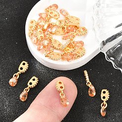 Dijes de latón con micro pavé de circonitas cúbicas de Shegrace&nbsp;XGRQ5K250-824G-C