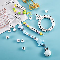 20 Stück weiße Würfelbuchstaben Silikonperlen 12x12x12 mm quadratische Würfel Alphabetperlen mit 2 mm Lochabstandshalter lose Buchstabenperlen für Armband-Halsketten-Schmuckherstellung&nbsp;JX432O