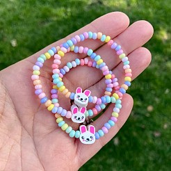 Браслеты из акрила в виде пасхального кролика и круглых бусин для девочки.&nbsp;FS-WGB8062-01