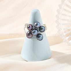 Anillos de alambre de cobre redondo con perlas cultivadas naturales de agua dulce.&nbsp;RJEW-JR01097
