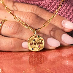Collier pendentif rond irrégulier en acier inoxydable 304 serti de zirconiums cubiques et orné du mot « maman » en creux&nbsp;WGBC73E-01