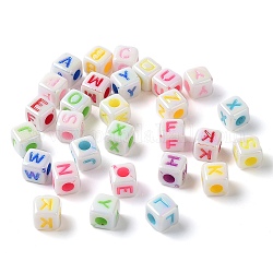 Perles en émail acrylique opaque, effet imitation coquille, cube avec la lettre, couleur mixte, 8x8x8mm, Trou: 3.5mm