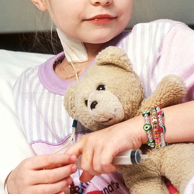 Set di braccialetti per bambini elasticizzati con perline per il viso  sorridente all'ingrosso 