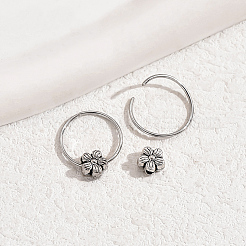 Классические латунные серьги-кольца с цветком&nbsp;MM0434