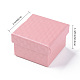 正方形の厚紙リングボックス  内部のスポンジ  ピンク  2x2x1-3/8インチ（5x5x3.5cm） CBOX-S020-02-3