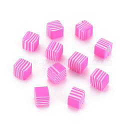 Abalorios de arcilla polimérica hechos a mano, ningún agujero, cubo, color de rosa caliente, 5~5.5x5~5.5x4~5mm, aproximamente 5500 unidades / 1000 g