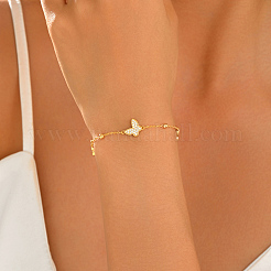 Eleganti bracciali da donna in ottone con catena a maglie a farfalla e micro pavé di zirconi trasparenti.&nbsp;FX8135-1