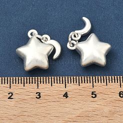 Массивная серебряная звезда с подвесками в виде луны.&nbsp;STER-A050-11MS