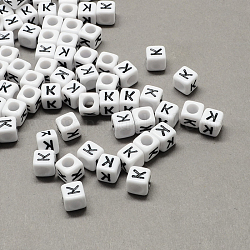 Perles européennes de lettre en acrylique à gros trou, trou horizontal, blanc et noir, cube avec letter.k, 6x6x6mm, Trou: 4mm, environ 2950 pcs/500 g