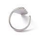 304 anillo de acero inoxidable con forma de concha para mujer. RJEW-C045-25P-3