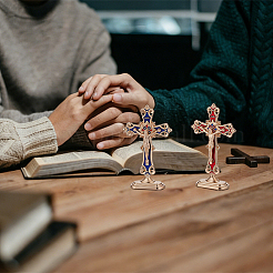 4 pz 4 colori religione lega smaltata crocifisso croce statua decorazioni display&nbsp;DJEW-UN0001-09