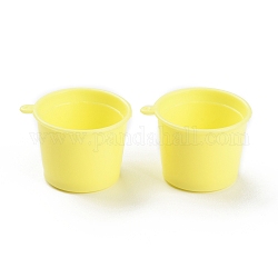 Modèle de mini-gobelet en plastique, Décorations miniatures d'accessoires de maison de poupée de cuisine de paysage, jaune, 33.5x29.5x22.5mm, Trou: 1.4mm, diamètre intérieur: 23 mm