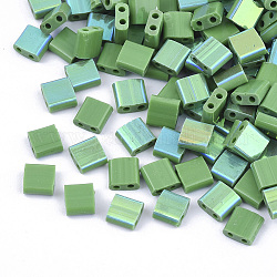2ホールガラスシードビーズ  半虹メッキ色  正方形  薄緑  5x4.5~5.5x2~2.5mm  穴：0.5~0.8mm  約118個/10g