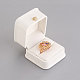 Puレザーリングギフトボックス  金メッキされた鉄の王冠とベルベットの内側  結婚式のための  ジュエリー収納ケース  ホワイト  5.85x5.8x4.9cm LBOX-L005-A03-1