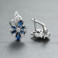 Orecchini a cerchio in ottone con micro pavé di zirconi cubici a forma di fiore&nbsp;WGA76CA-11