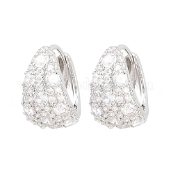 Orecchini a cerchio a forma di C in ottone con micro pavé di zirconi cubici trasparenti.&nbsp;EJEW-Z164-20P