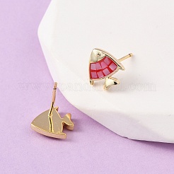 Серьги-гвоздики в виде рыбок из латуни и эмали&nbsp;EJEW-I322-19G