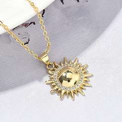 Латунные микропаве прозрачные кубические цирконии ожерелья с подвеской в виде солнца для женщин&nbsp;NJEW-S449-05B-G