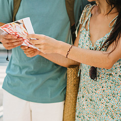 7.5 ярд двухцветного плетеного плоского шнура из искусственной замши&nbsp;LW-TA0001-04