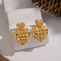 Серьги-гвоздики в форме сердца с текстурированной поверхностью&nbsp;WF7533