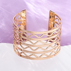 Волнистые железные браслеты-манжеты для женщин&nbsp;BJEW-G741-03KCG