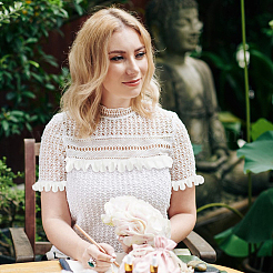 Лента из полиэстера и атласа со складками длиной 20 м.&nbsp;OCOR-WH0093-01A