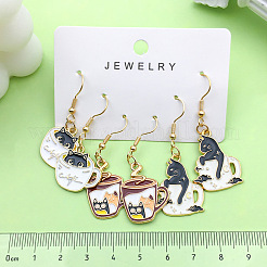 Серьги-подвески из цинкового сплава с эмалью в форме кошки с чашкой&nbsp;FS-WG2E6B6-01