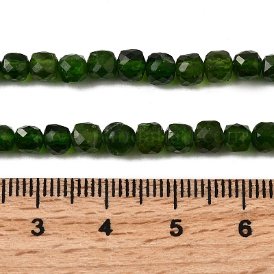 Натуральный зеленый диопсид&nbsp;G-F799-D01-01-1