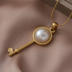 Женские ожерелья с подвеской-ключом из нержавеющей стали 304 с белым искусственным жемчугом&nbsp;OM7731