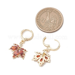 Серьги-подвески из латуни с микропаве из кубического циркония и застежкой-крючком в виде кленового листа.&nbsp;EJEW-JE06916-01