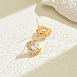 Квадратные серьги-гвоздики из латуни с прозрачным кубическим цирконием&nbsp;CO7467