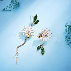 Асимметричные серьги с эмалью в виде ромашек и пчел&nbsp;JE963A