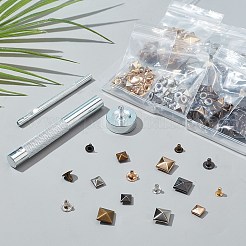 Латунь с железными плоскими квадратными заклепками&nbsp;FIND-WR0011-68